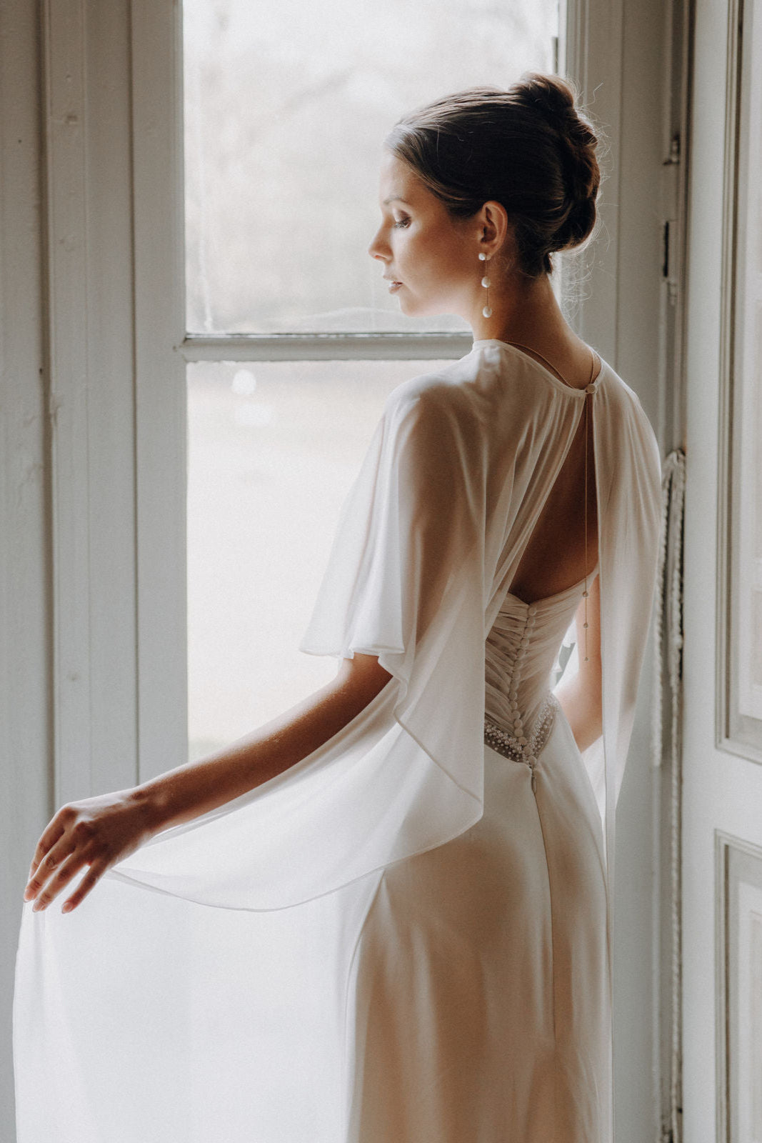 Bridal cape / topper