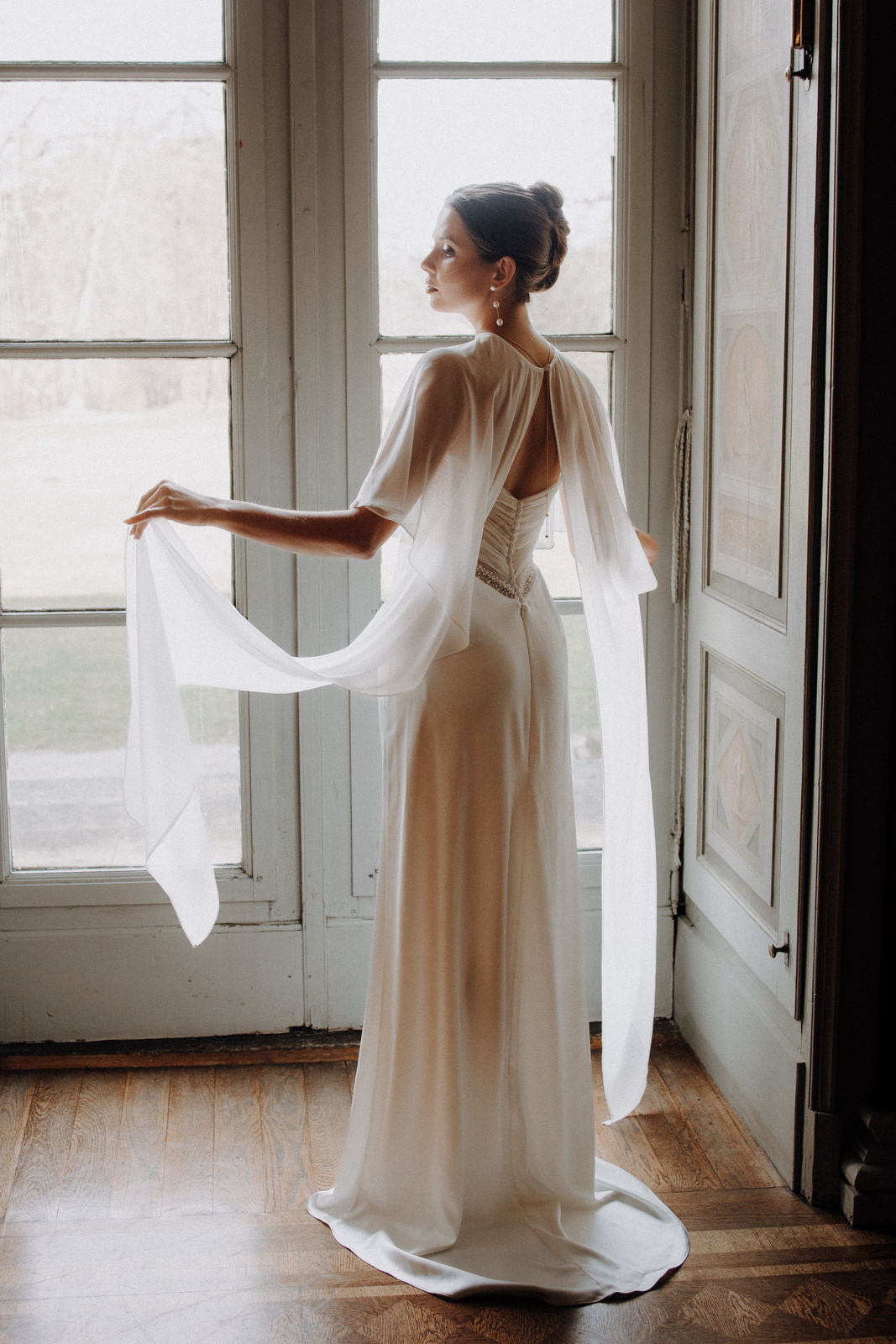 Bridal cape / topper