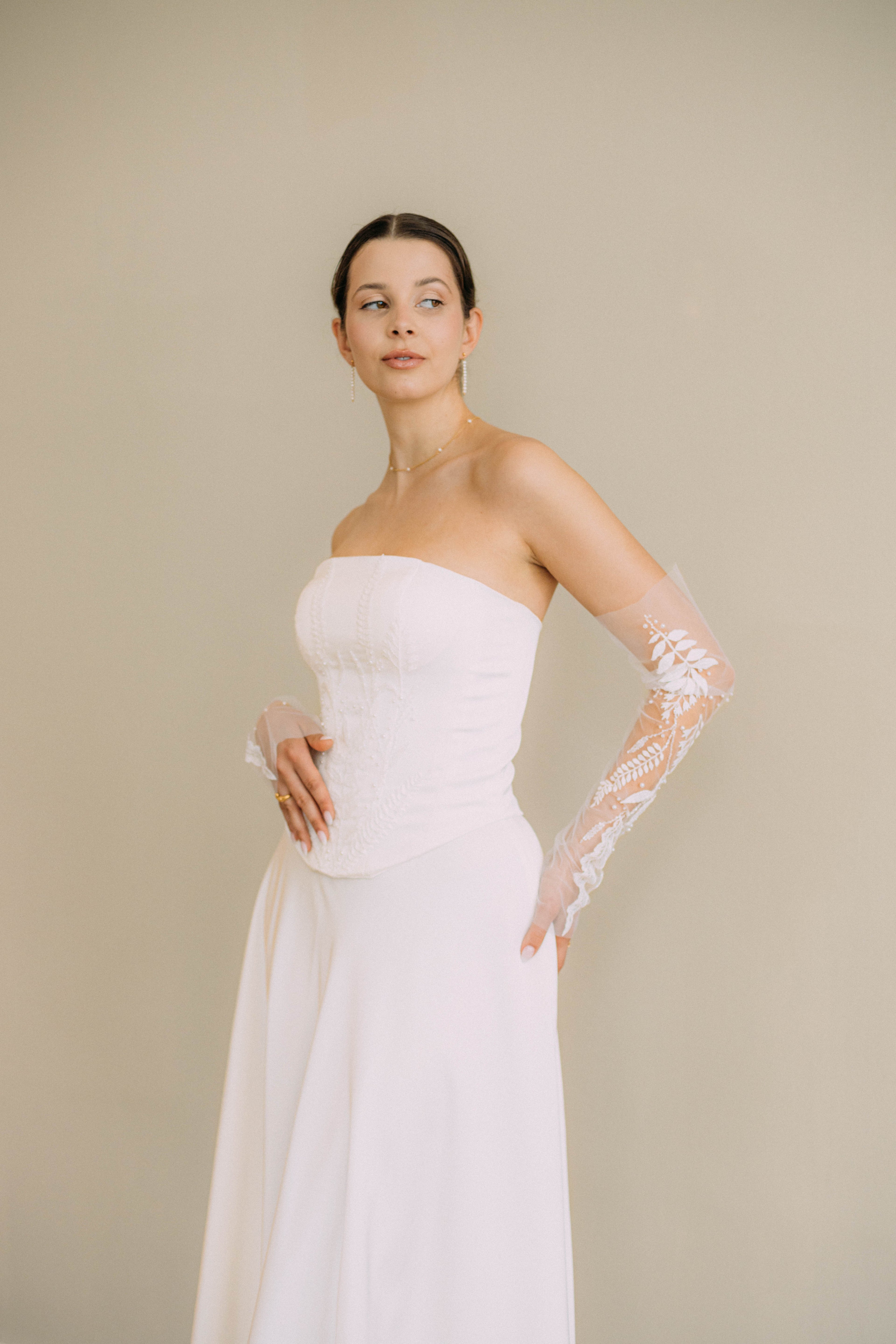 silk wedding dress with long sleeves mermaid brautkleid Hamburg Braut Corsage