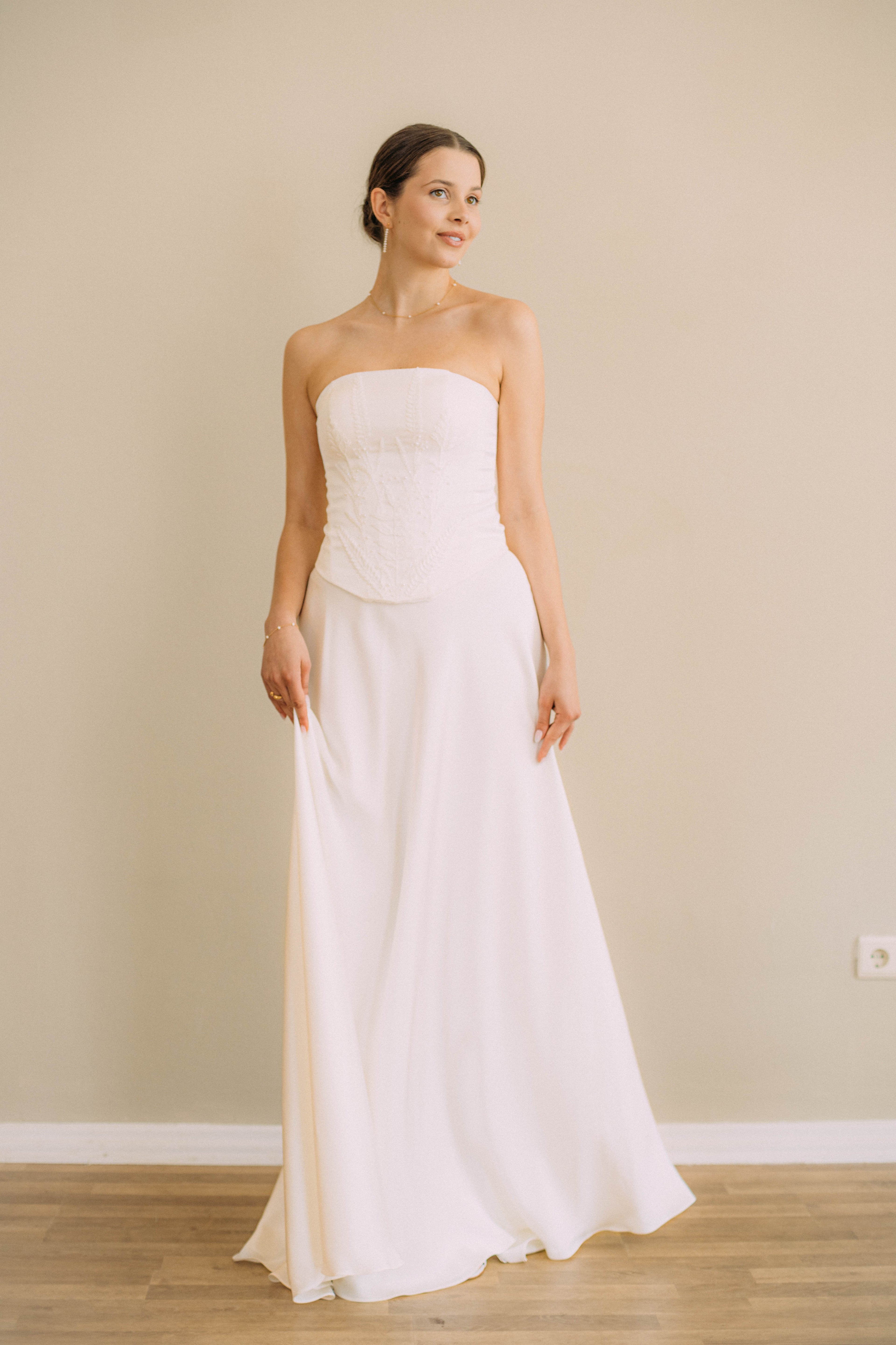 silk wedding dress with long sleeves mermaid brautkleid Hamburg Braut Corsage