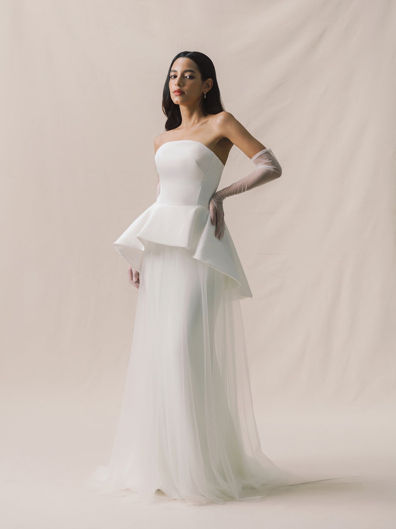 Minimalistisches, Modernes Brautkleid mit Schlichter Eleganz und Tüllrock Hamburg  standesamt kleid