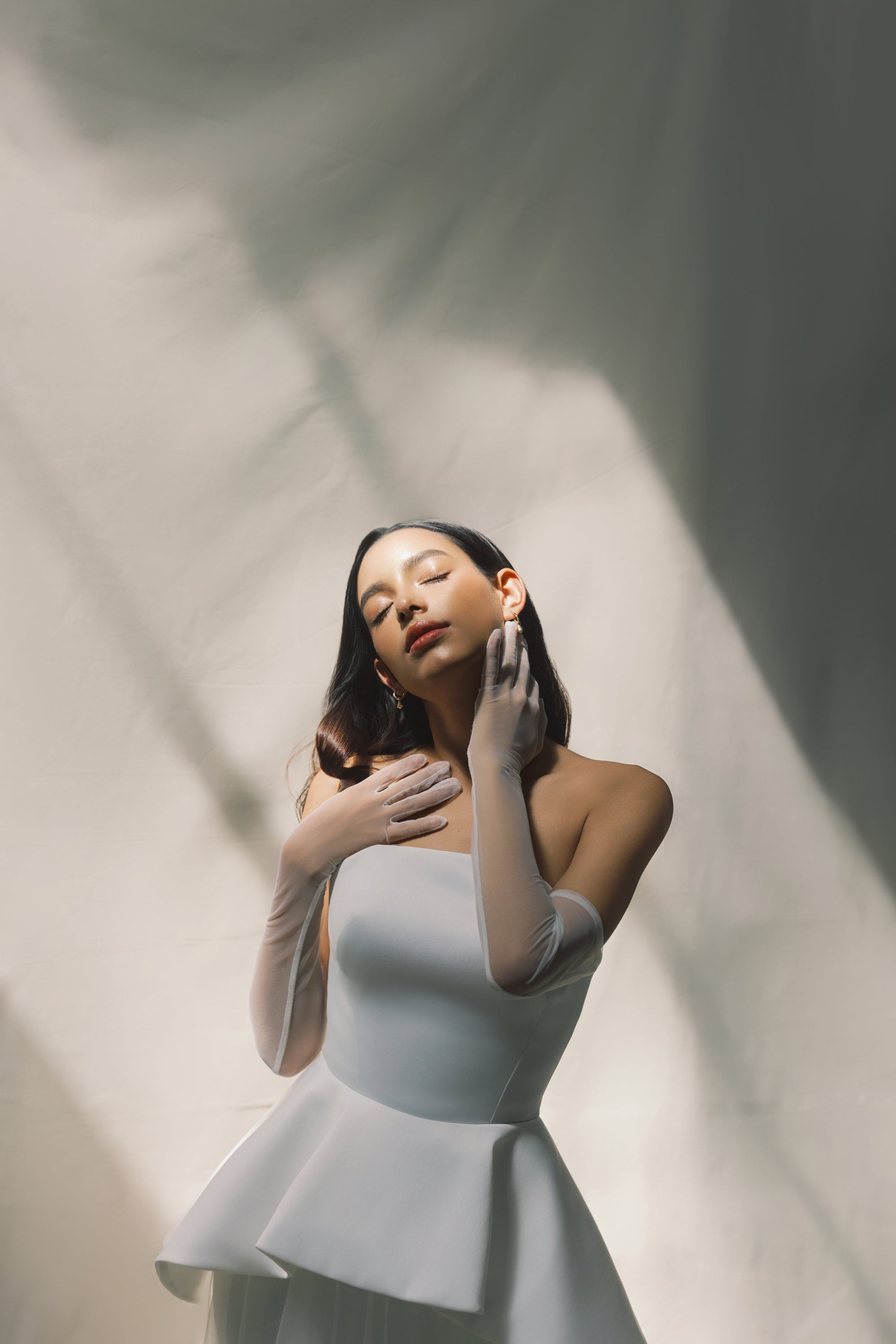 Minimalistisches, Modernes Brautkleid mit Schlichter Eleganz und Tüllrock Hamburg  standesamt kleid