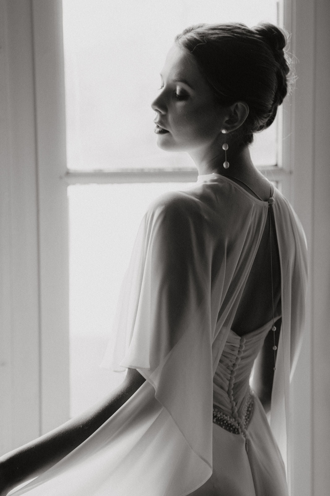 Bridal cape / topper