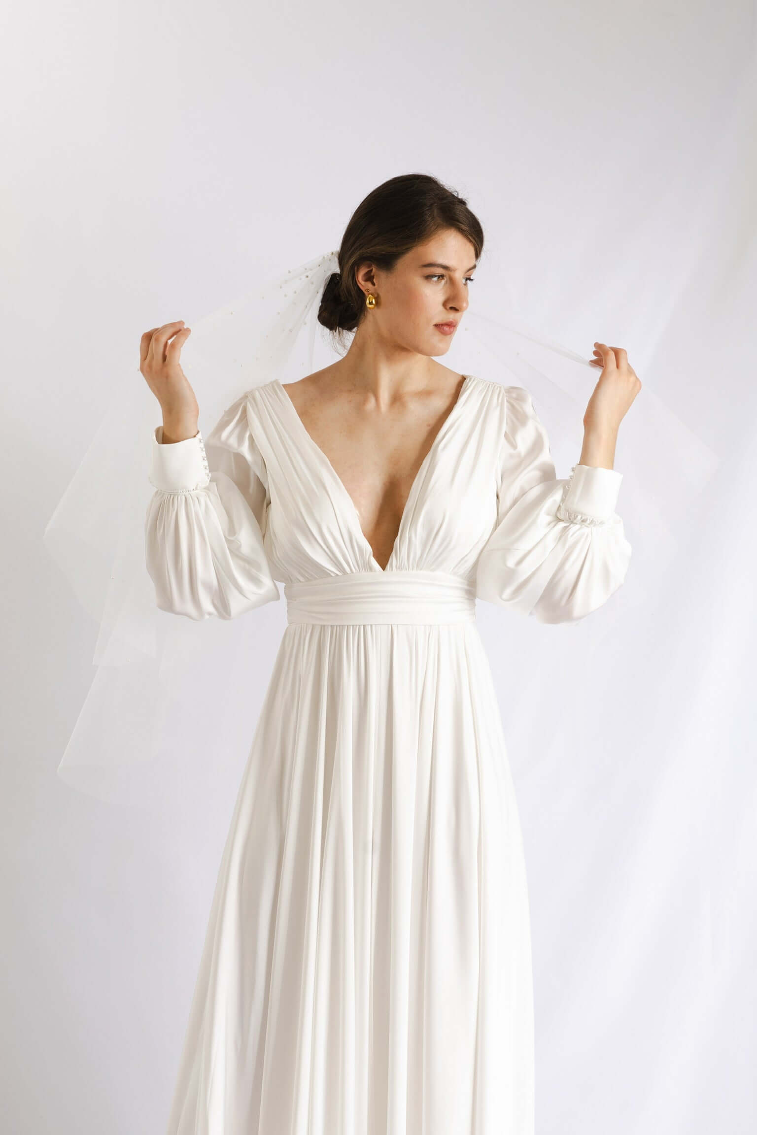  Langarm Schlichte, elegante Brautkleid aus Seide, standesamt Kleid Hamburg Brautmode Hamburg standesamt