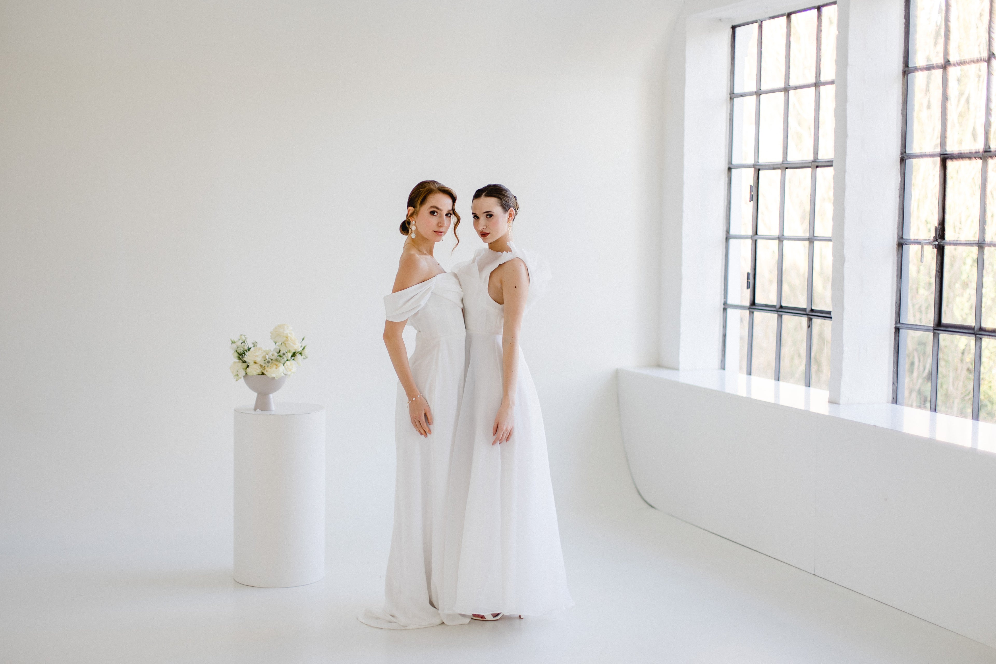 Load video: Hamburg wedding dresses minimalist simple