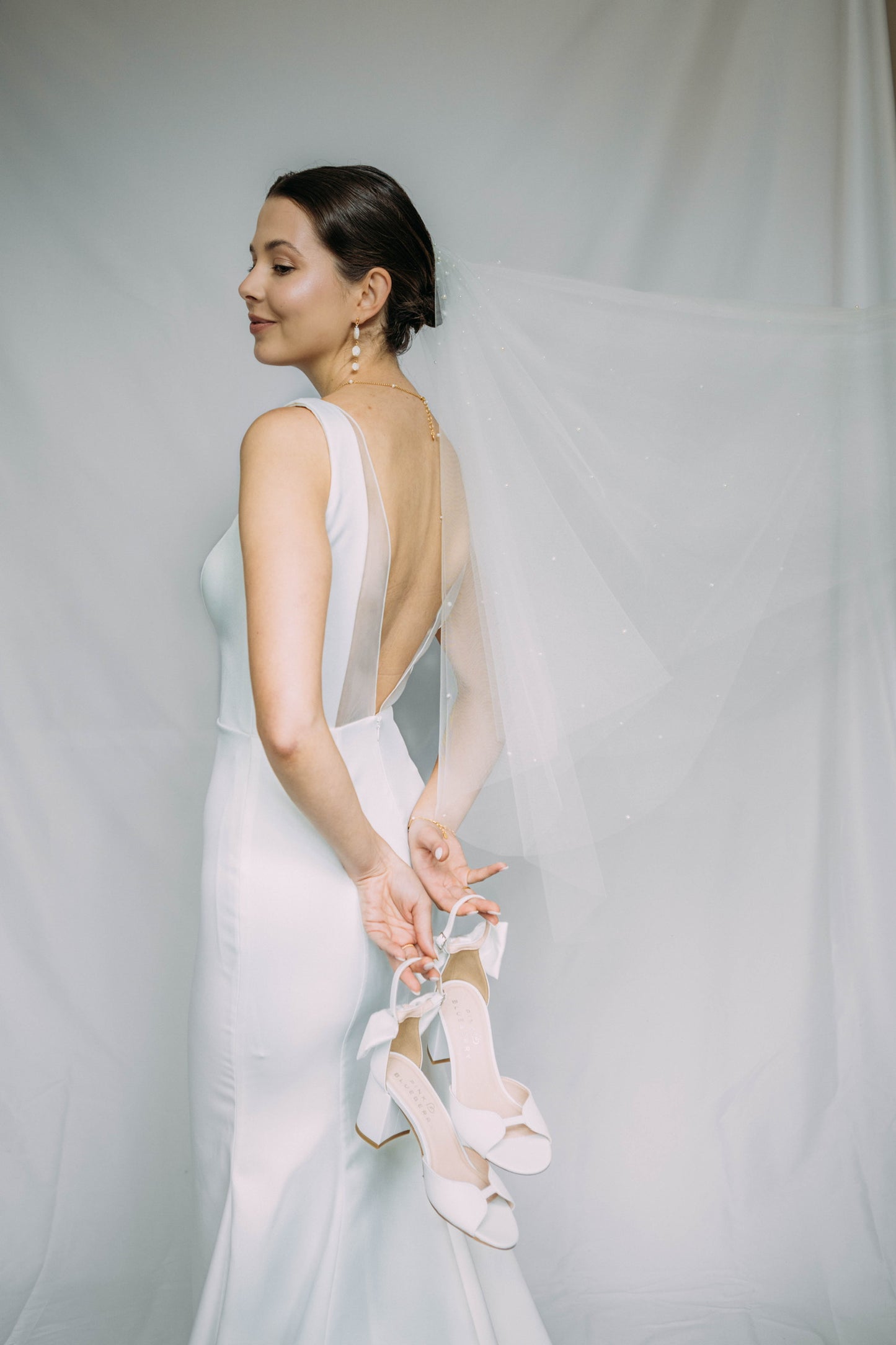 Minimalistische Brautkleider in Hamburg | White Cherry – Moderne Hochzeitsmode