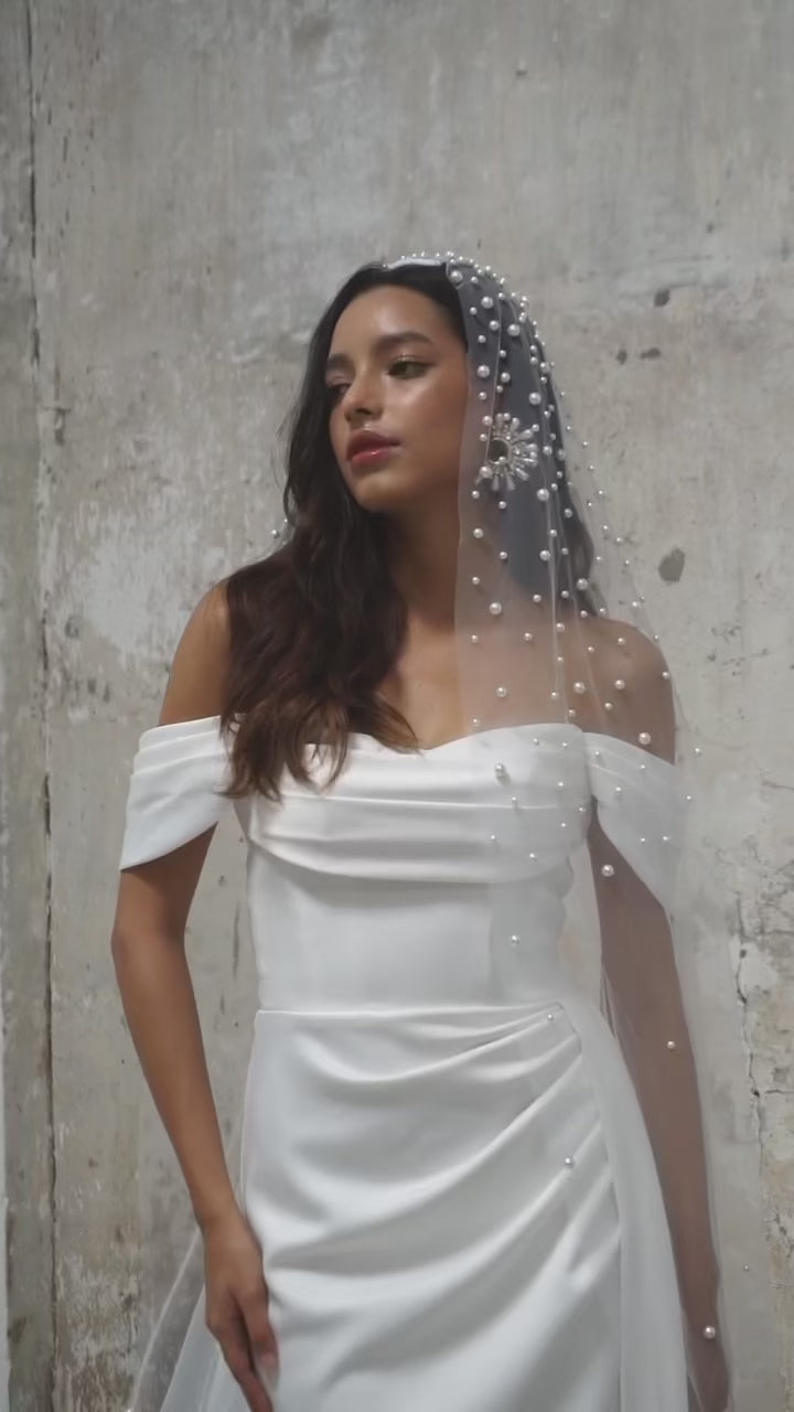 Minimalistisches, Modernes Brautkleid mit Schulterfreien Ärmeln Hamburg standesamt