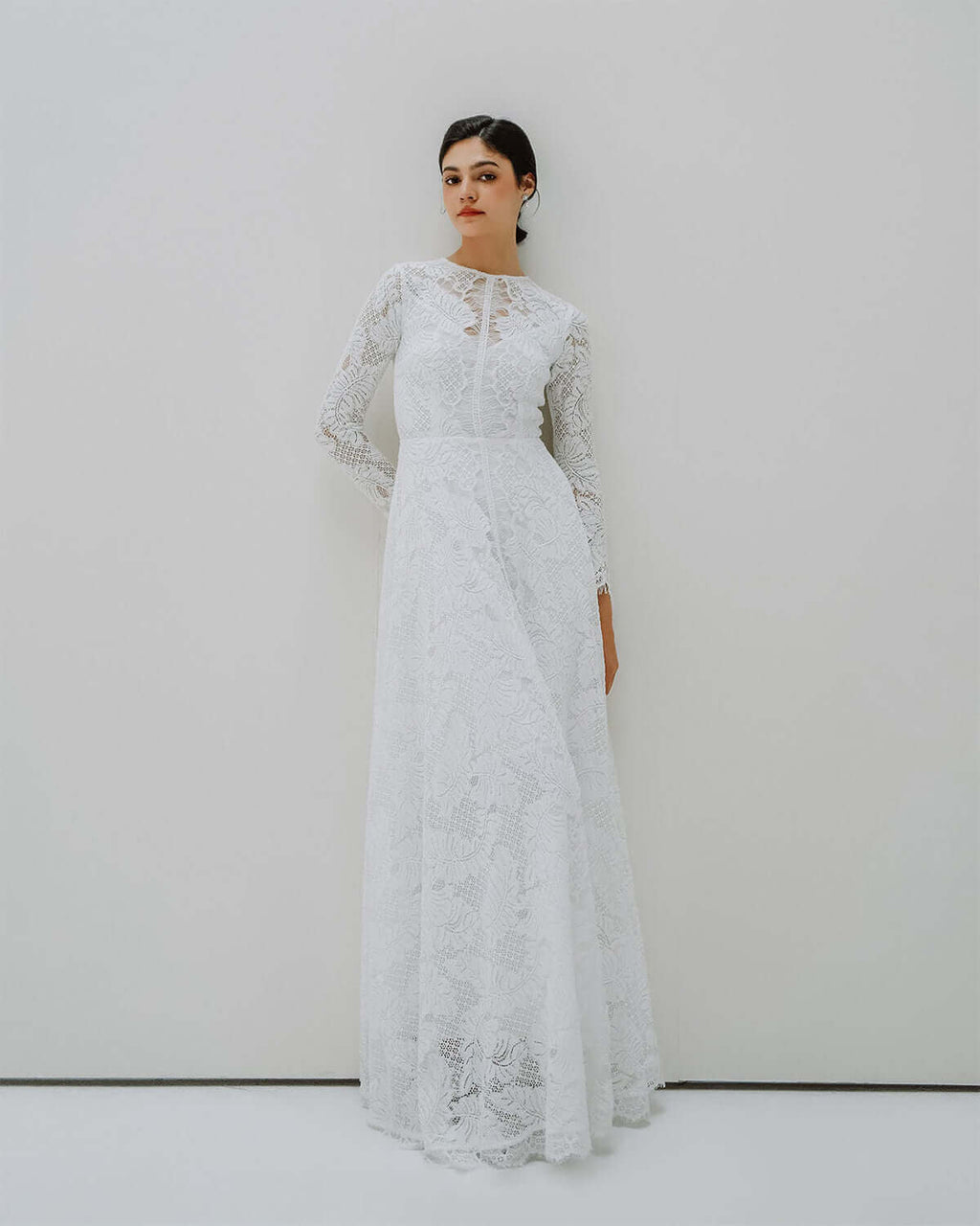 Boho Langarm Schlichte, elegante Brautkleider aus Spitze verlobungskleider Brautmode Hamburg