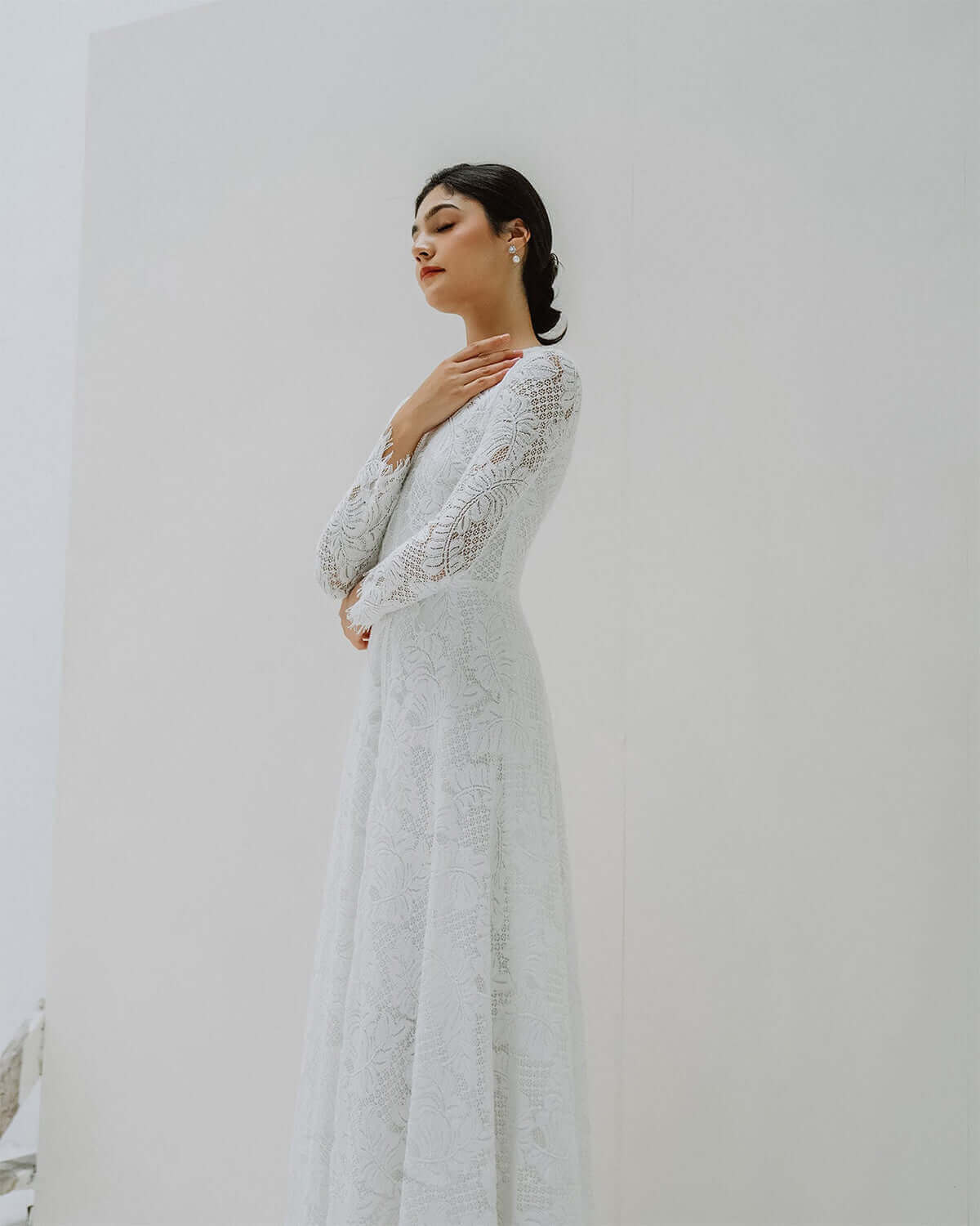Boho Langarm Schlichte, elegante Brautkleider aus Spitze verlobungskleider Brautmode Hamburg