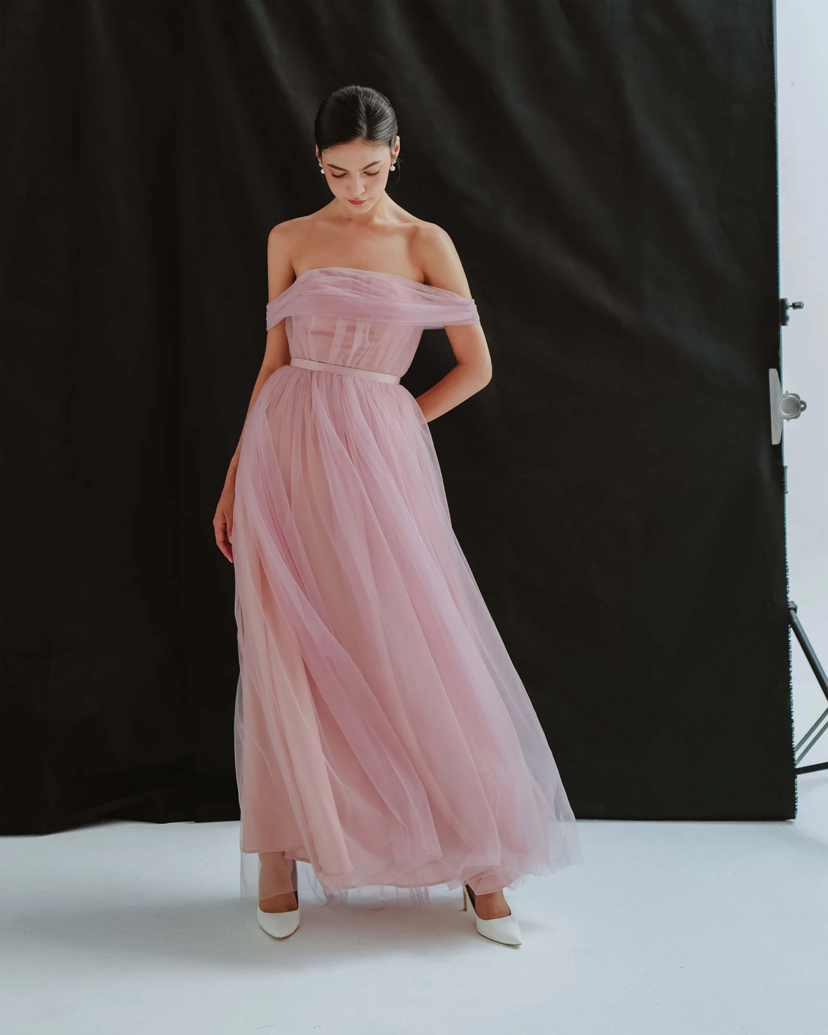 Minimalistic , Clean , Modern , Simple Wedding dress , Günstig , Cheap , Schlicht Brautkleider , Brautkleid, Hochzeitskleid , Hochzeitskleider
