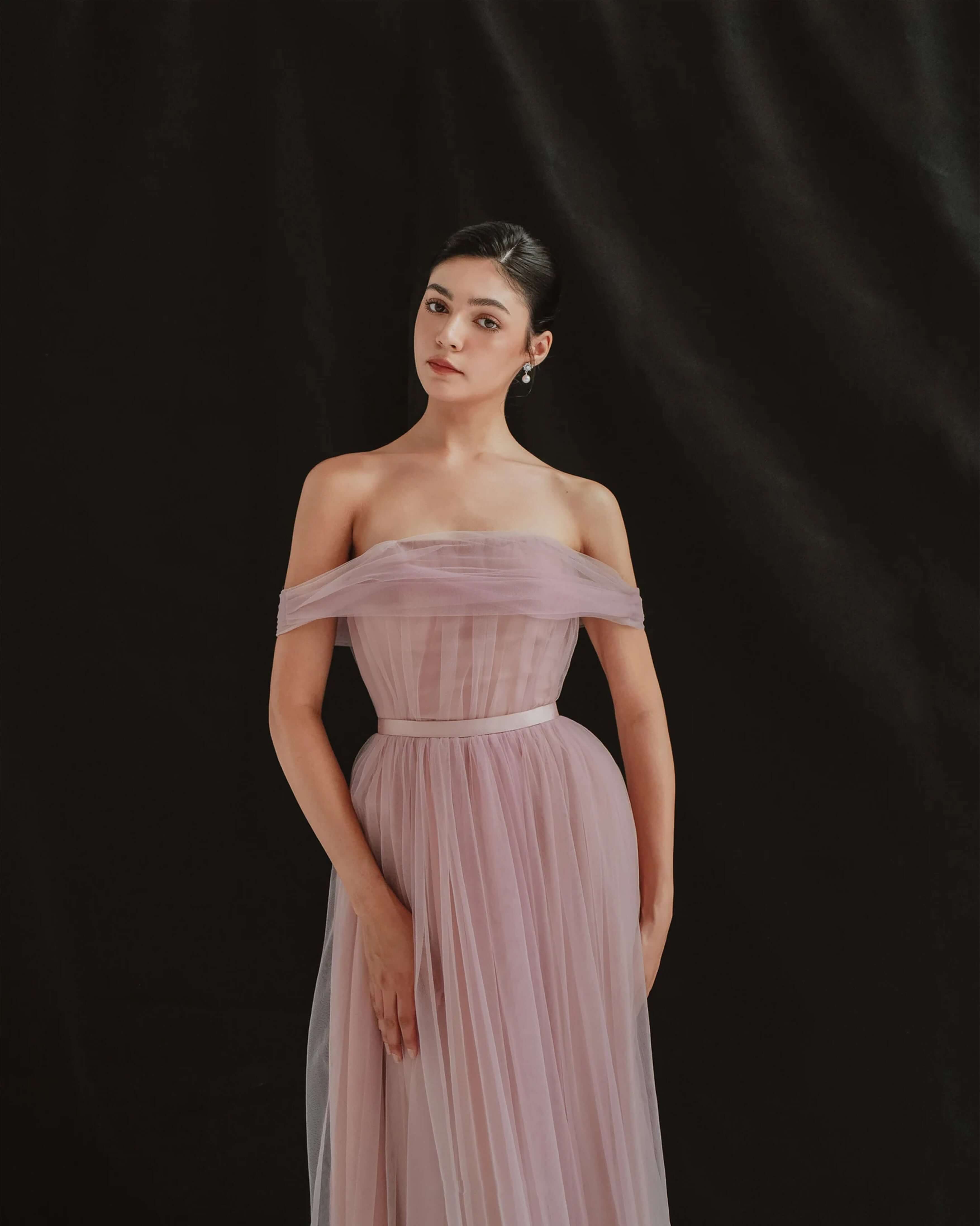 Minimalistic , Clean , Modern , Simple Wedding dress , Günstig , Cheap , Schlicht Brautkleider , Brautkleid, Hochzeitskleid , Hochzeitskleider