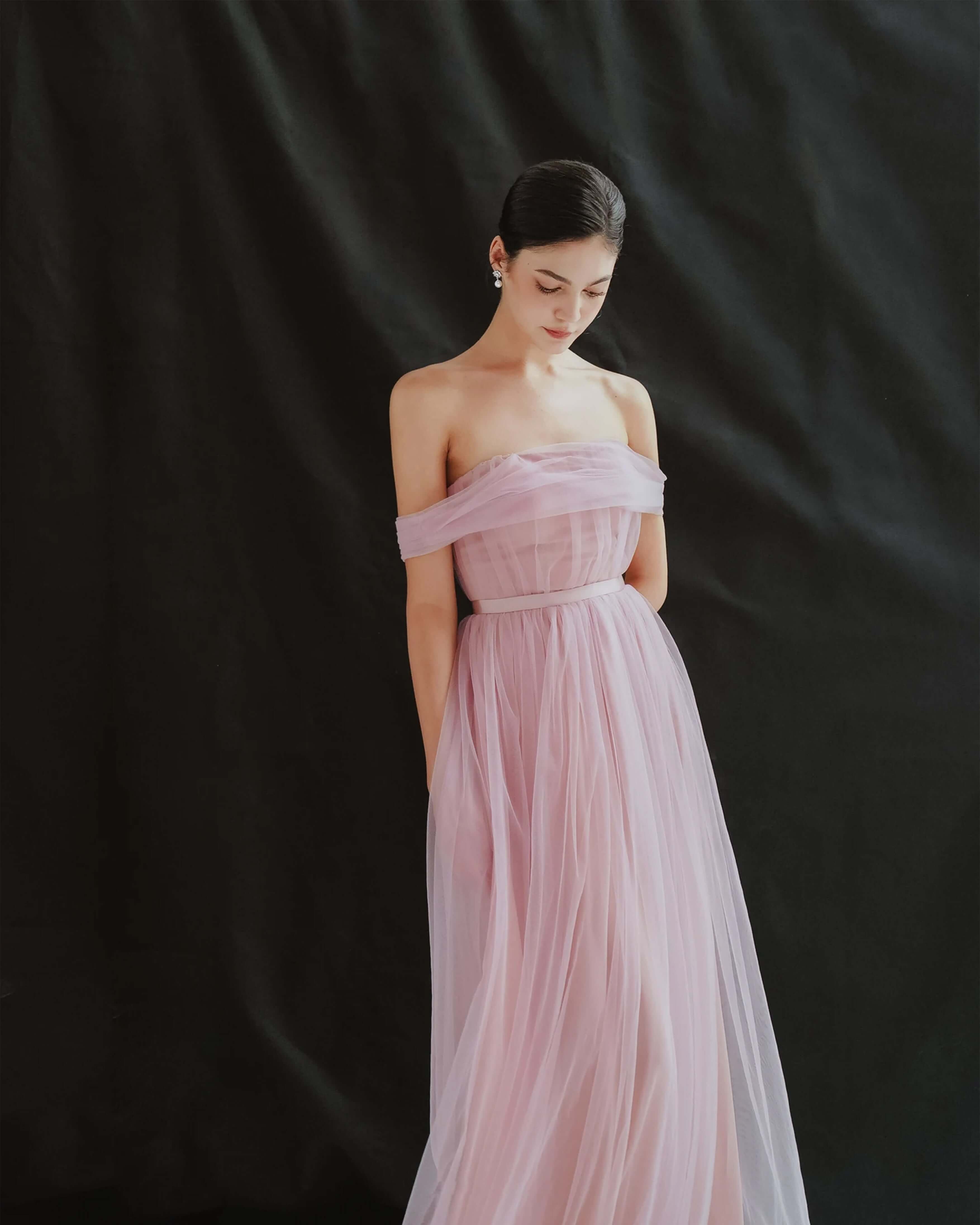 Minimalistic , Clean , Modern , Simple Wedding dress , Günstig , Cheap , Schlicht Brautkleider , Brautkleid, Hochzeitskleid , Hochzeitskleider
