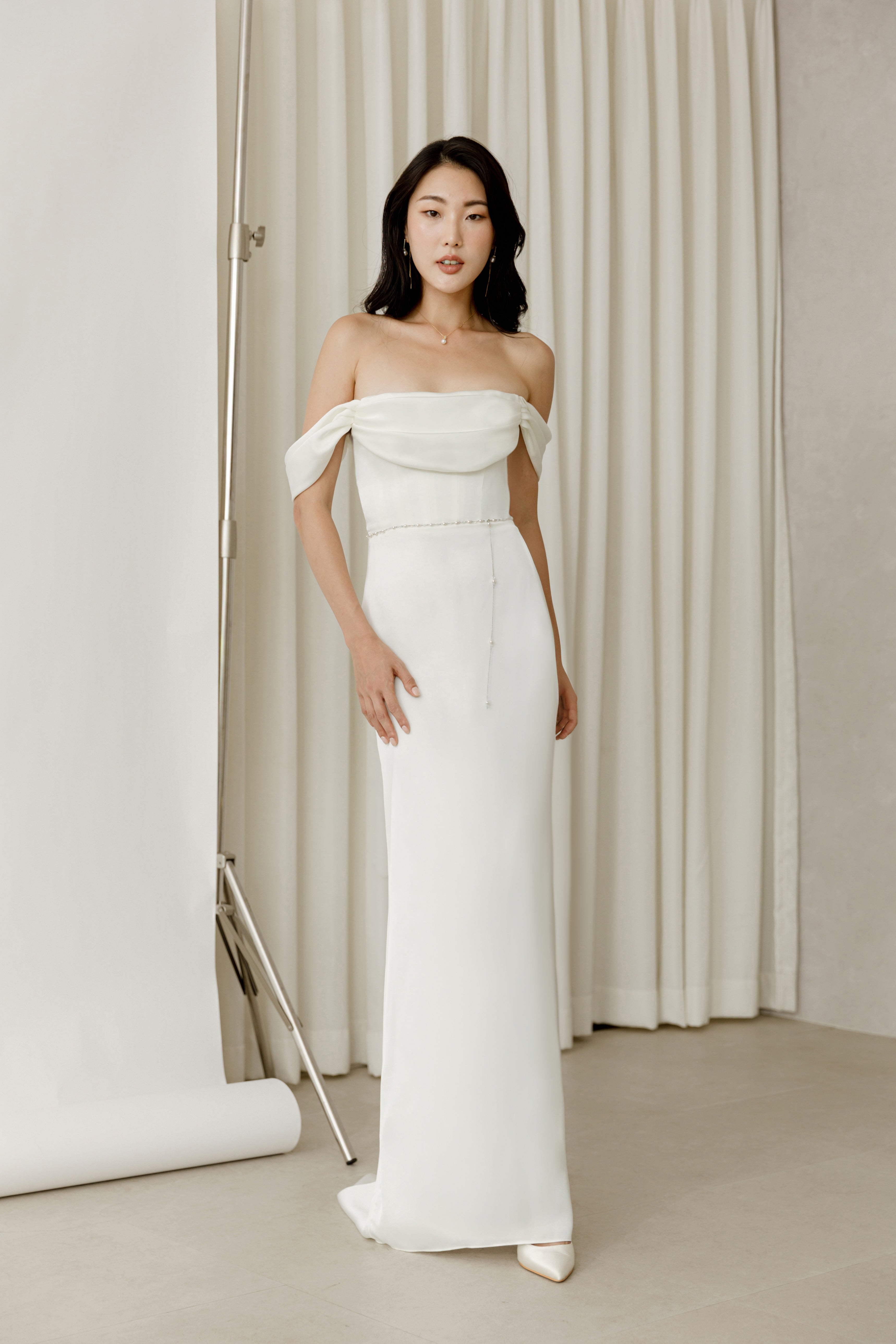 Minimalistic , Clean , Modern , Simple Wedding dress , Günstig , Cheap , Schlicht Brautkleider , Brautkleid, Hochzeitskleid , Hochzeitskleider