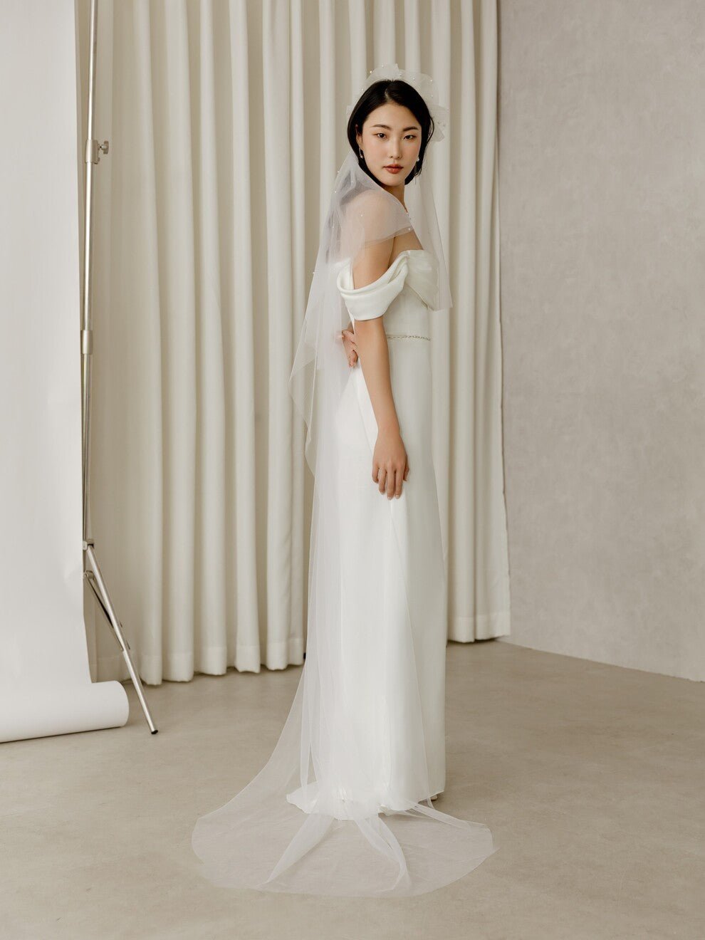 Minimalistic , Clean , Modern , Simple Wedding dress , Günstig , Cheap , Schlicht Brautkleider , Brautkleid, Hochzeitskleid , Hochzeitskleider