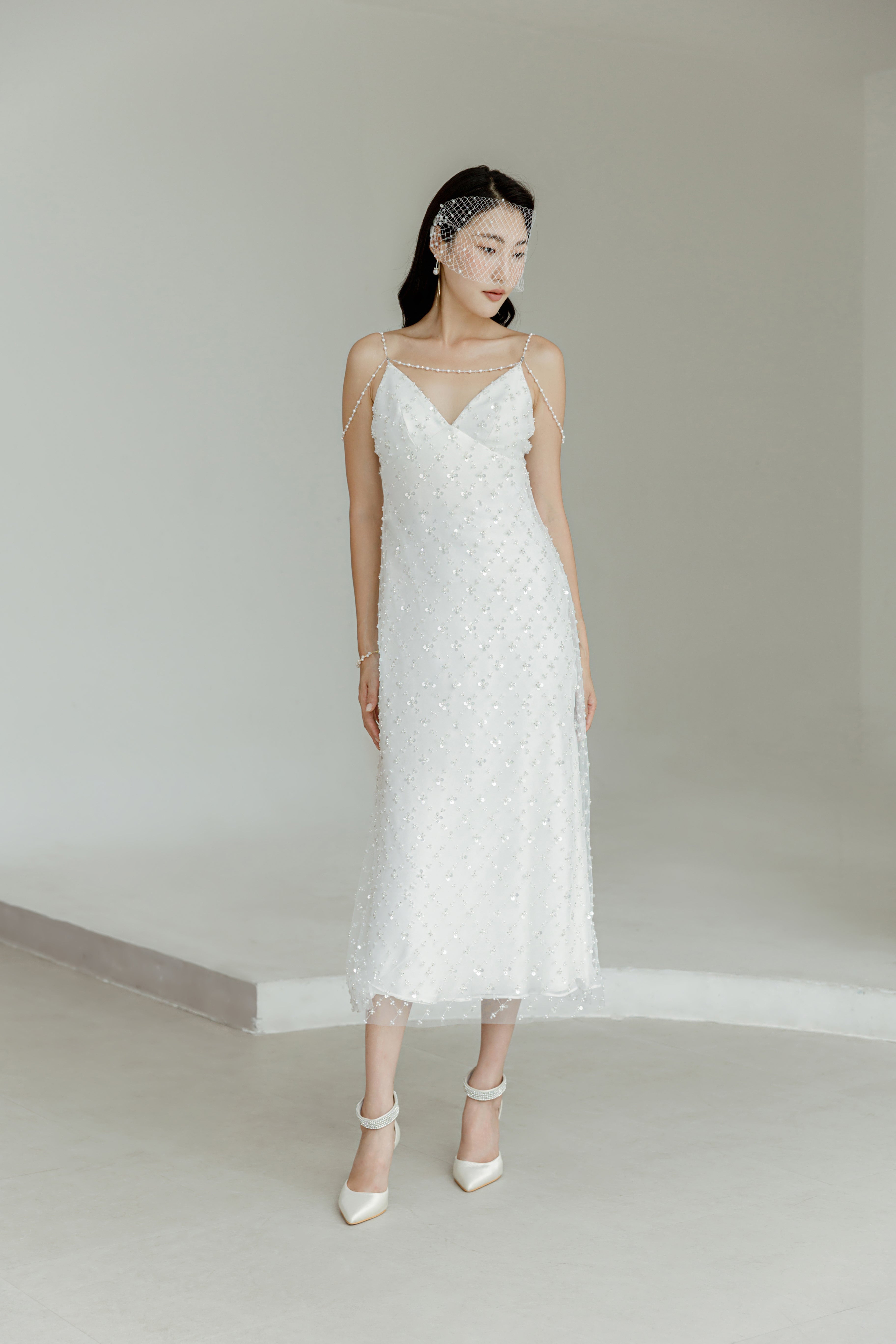 Minimalistic , Clean , Modern , Simple Wedding dress , Günstig , Cheap , Schlicht Brautkleider , Brautkleid, Hochzeitskleid , Hochzeitskleider